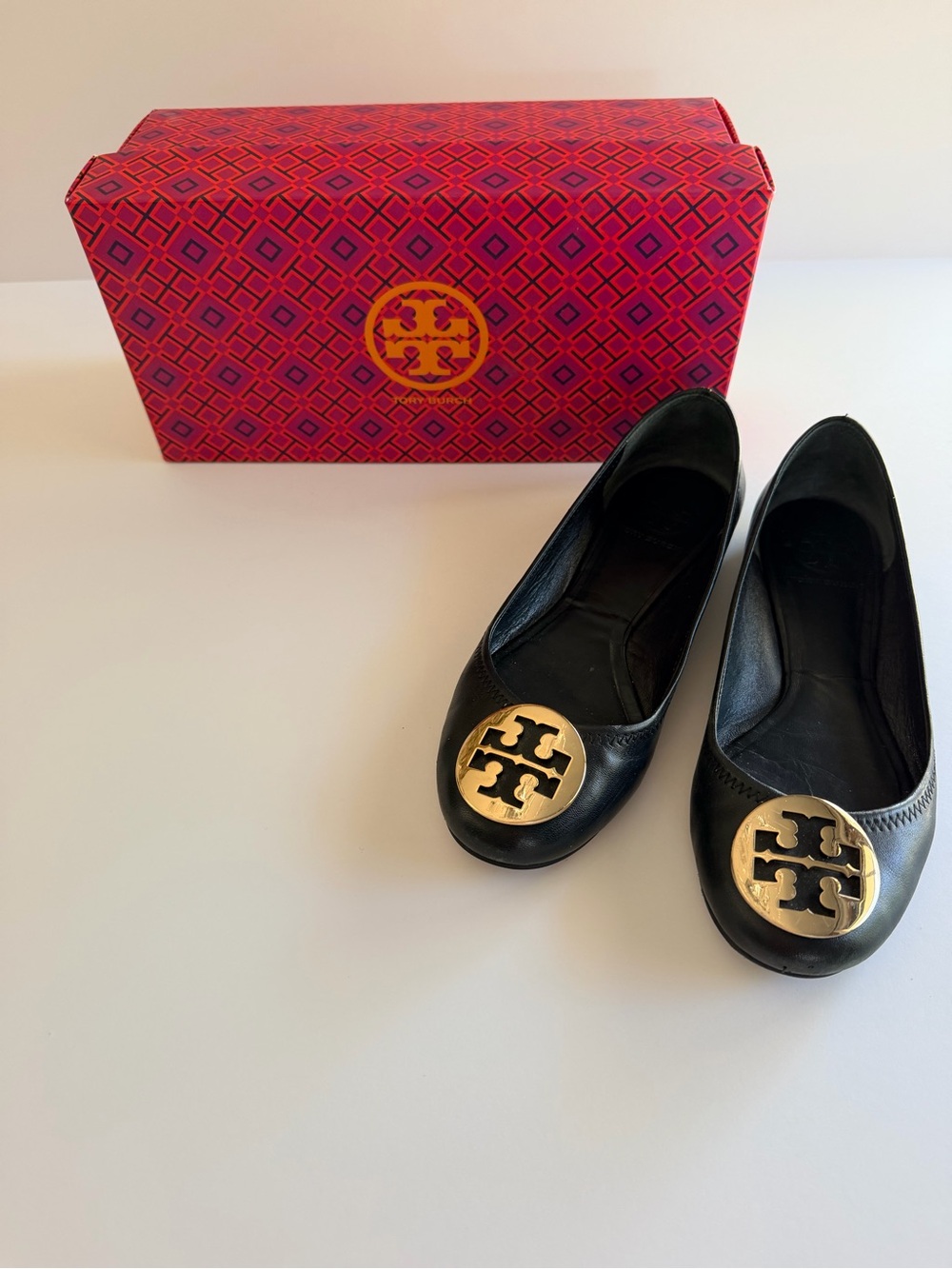 Tory Burch Reva Ballet Flats Black Gold Logo Size 7 w/ Box